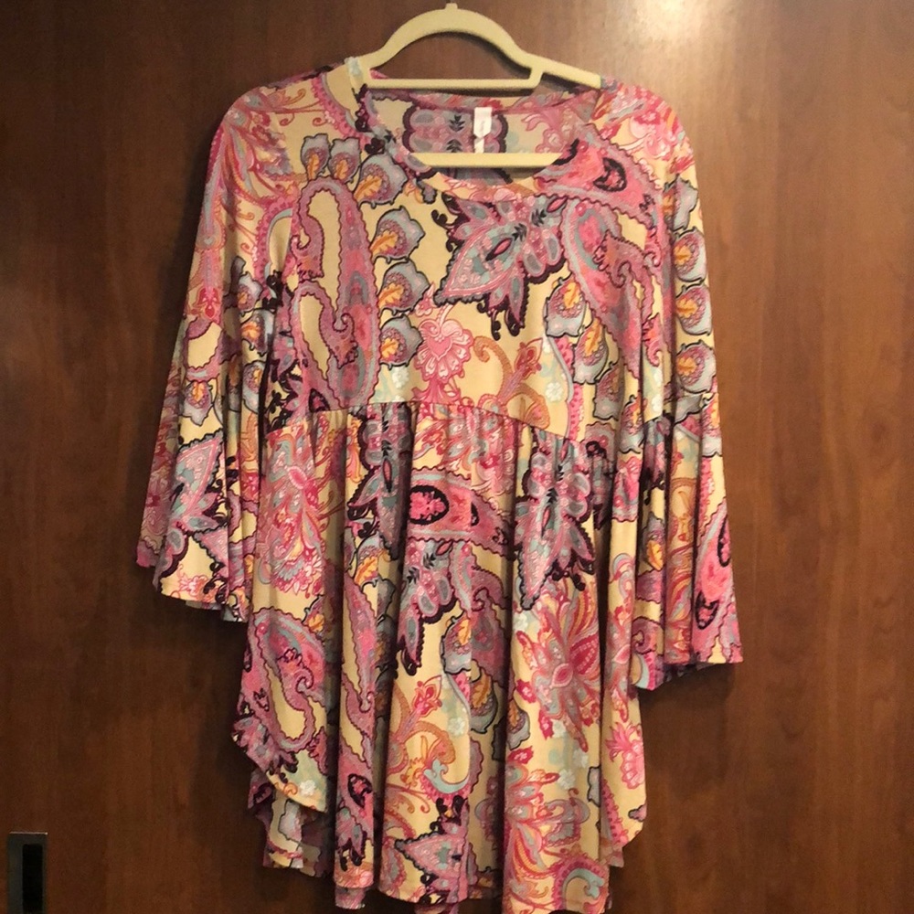 Cute paisley design tunic!